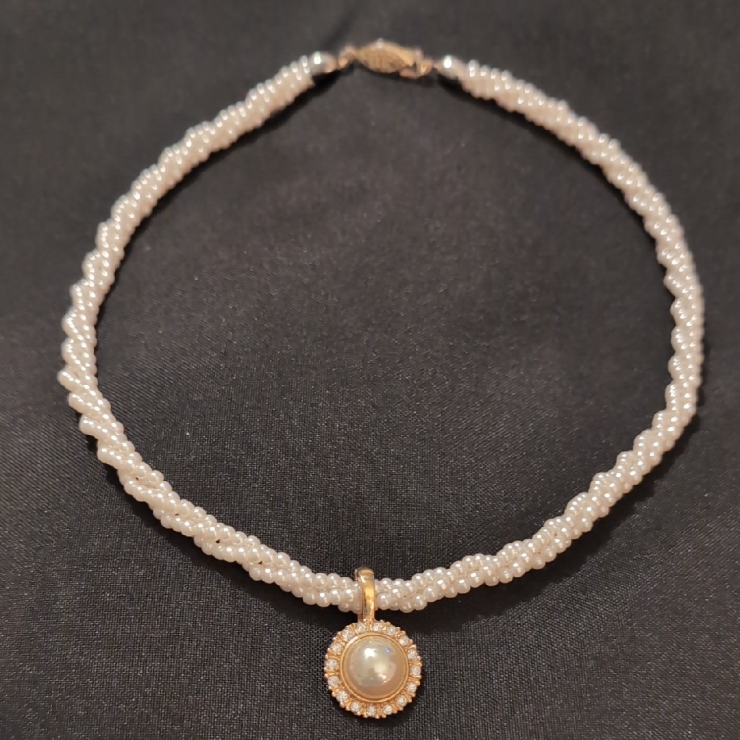 Luxe Pearl Necklace With Gold Accent 30$